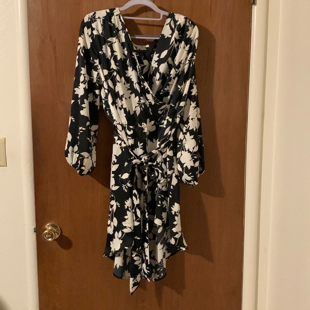 Size 18 Lane Bryant long sleeve high-low blouse in excellent like new condition